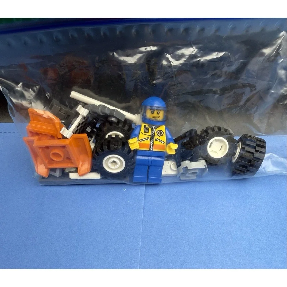 LEGO City Coast Guard 7736 Complete Set w/ Minifigure Manual Box Retired